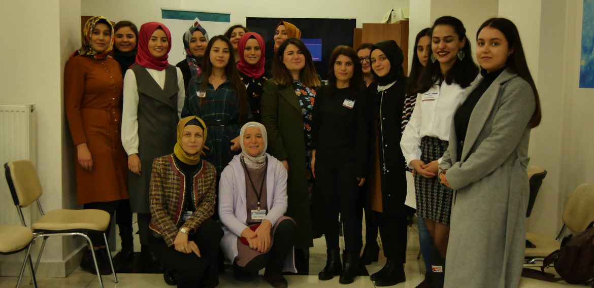 KalMırec Göç Araştırma Merkezi Göç Girişimcileri Projesi kapsamında Görmeyi Öğrenmek adlı eğitimini gerçekleştirdi