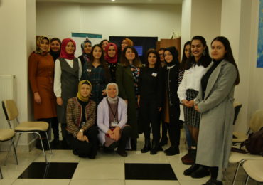 KalMırec Göç Araştırma Merkezi Göç Girişimcileri Projesi kapsamında Görmeyi Öğrenmek adlı eğitimini gerçekleştirdi