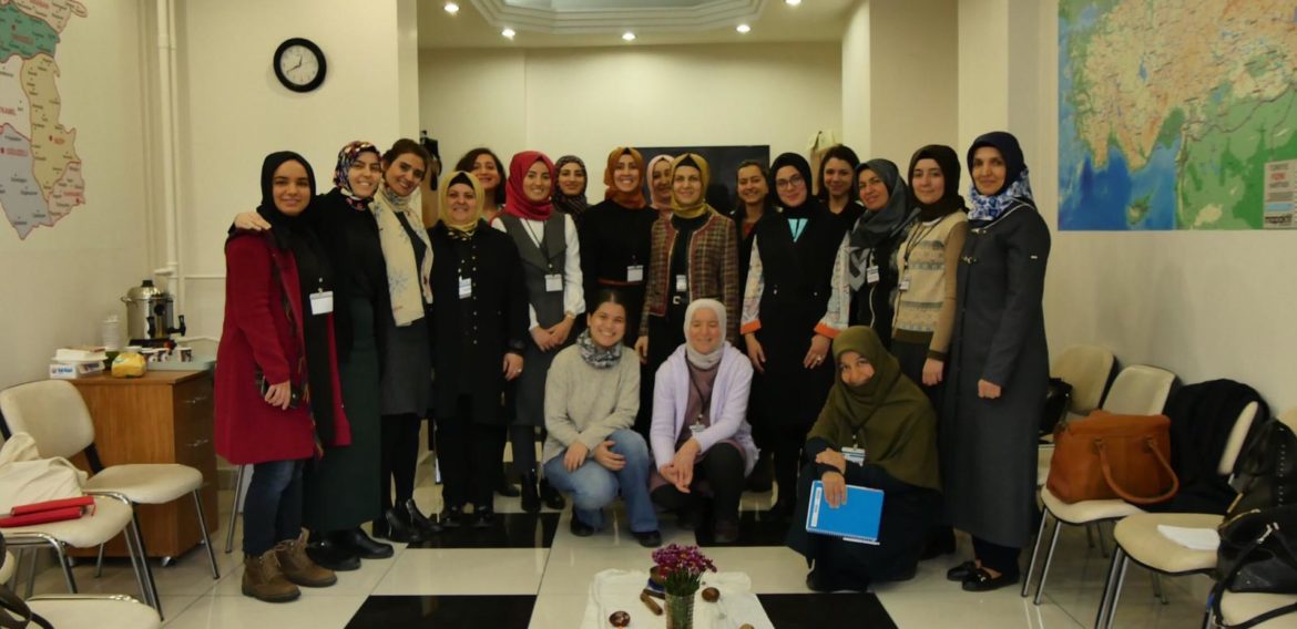 KalMIREC Göç Araştırma Merkezi Aylık olarak düzenleyeceği Mezopotamya’da Kadın Olmak Toplantılarının ilkini başarıyla gerçekleştirdi